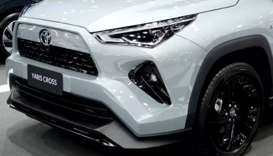 Toyota Yaris Cross в новом темном стиле: что изменилось