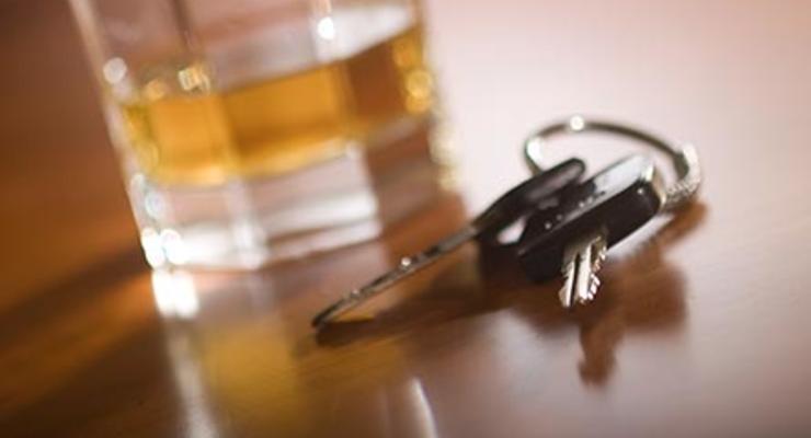 В России запретили пить за рулем и скрывать номера