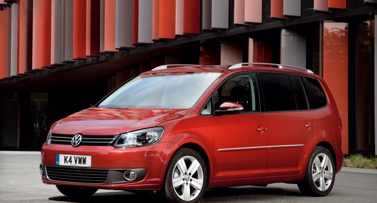 Volkswagen объявил цены на новый Touran