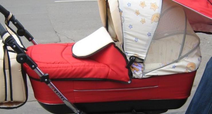 Пьяный водитель во Львове сбил коляску с ребенком