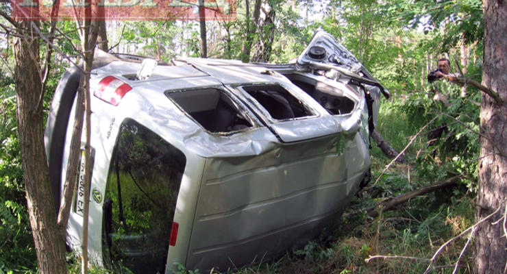 В Бортничах Volkswagen вылетел в лес – водитель погиб