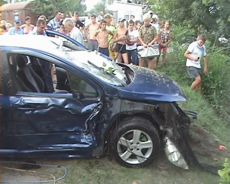 В Киеве женщина перепутала педали и утопила машину в озере / ck.mns.gov.ua