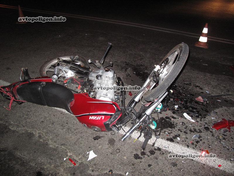 Пьяный мотоциклист погубил своего пассажира / avtopoligon.info