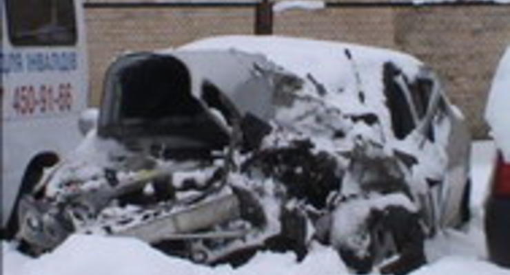 В Киеве пьяный автослесарь уничтожил Nissan клиента