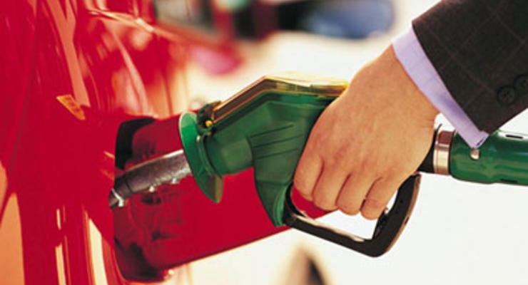 Водители переходят на дешевый бензин