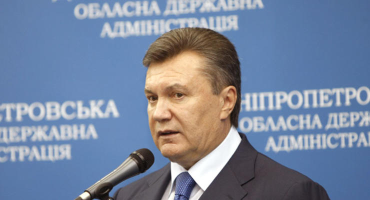 Янукович: специально для чиновников дороги не делают
