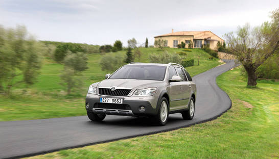 У Skoda Superb и Octavia появились дизели с полным приводом