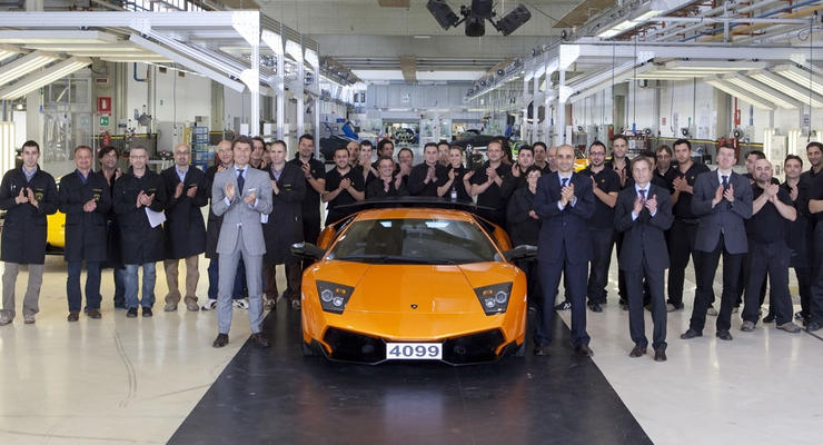 Lamborghini попрощалась с легендарным суперкаром