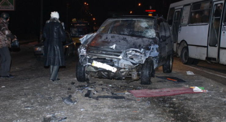 В Киеве столкнулись три машины