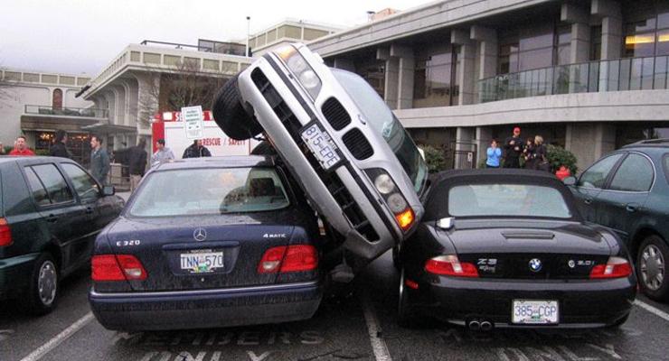 Мастерство парковки: за год на стоянках бьют миллион машин