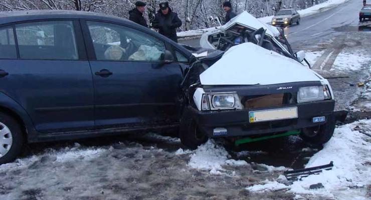 В Винницкой области столкнулись две машины – погибла девочка