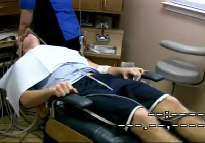 Пациент гоняет на машине под наркозом