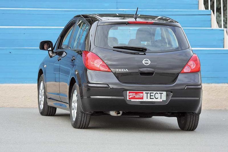 Nissan Tiida: Почти близнецы / autocentre.ua
