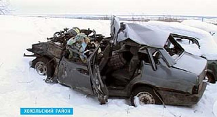 В России Lada врезалась в грузовик – погибли трое украинцев
