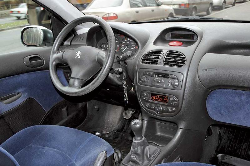 Peugeot 206, Skoda Fabia:Гормон популярности / autocentre.ua