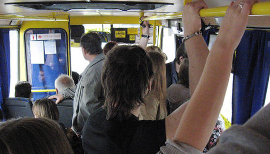 В Киеве вдребезги пьяный водитель вел маршрутку