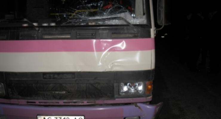 Автобус сбил мать с ребенком – женщина погибла