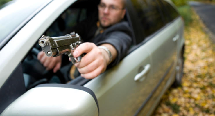 Во Львове водитель расстрелял двоих из пистолета