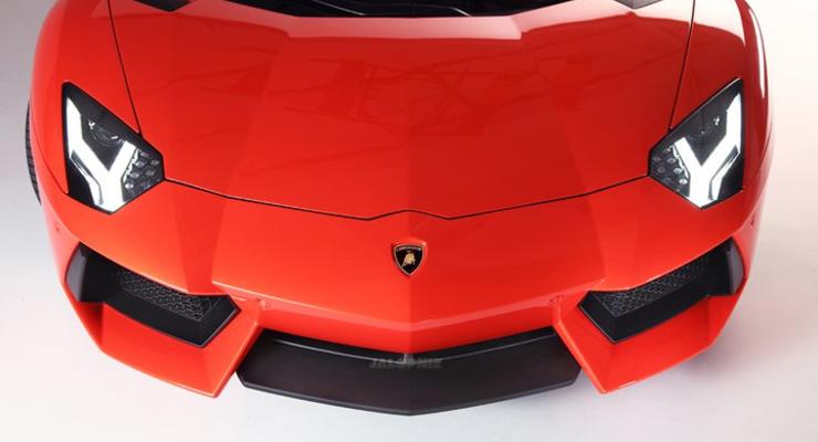 Появились первые фотографии нового Lamborghini