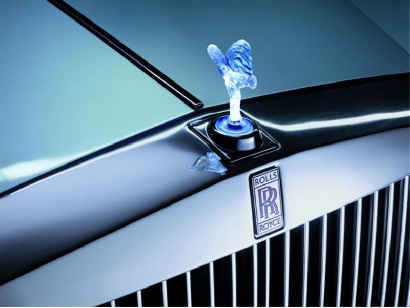 Rolls-Royce представил самый роскошный электромобиль в мире / Rolls-Royce