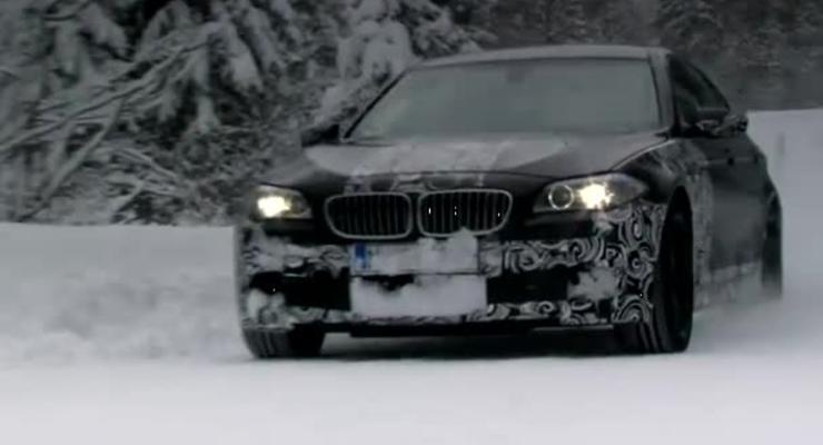 Тест нового BMW M5 на заснеженных горных дорогах