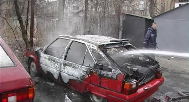 В Киеве средь бела дня горели автомобили