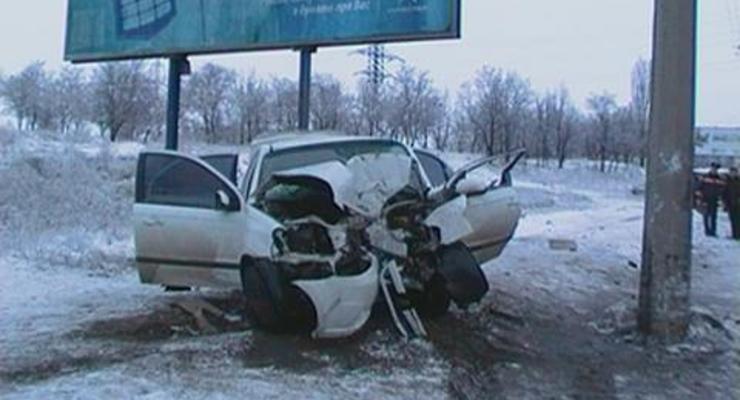 Chevrolet врезался в столб – погибли три человека