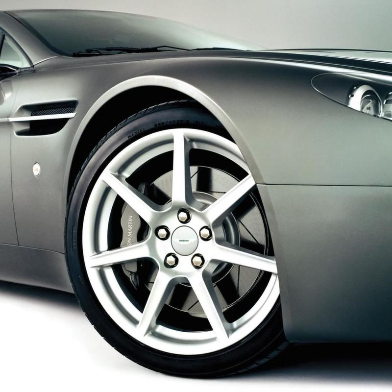 Летняя резина: советы по выбору / Aston Martin