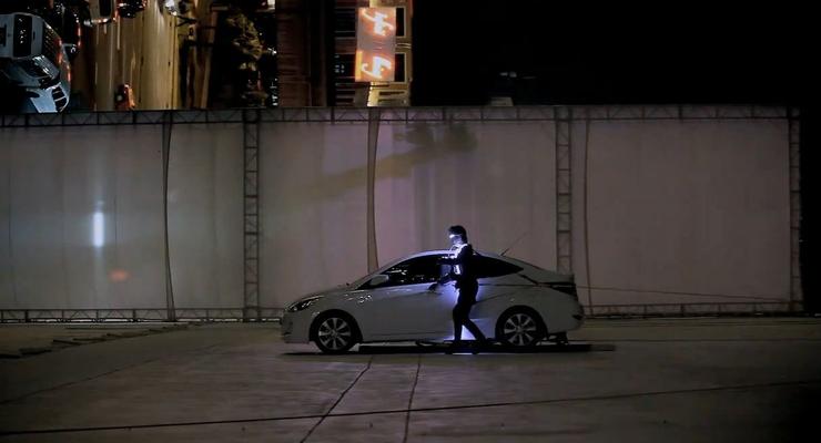 Новый Hyundai Accent научили ездить по стенам