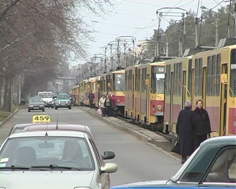 В Киеве трамвай протаранил Suzuki / magnolia-tv.com