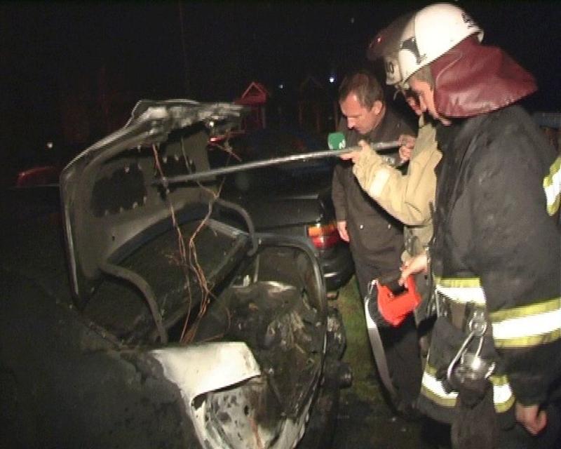 В Киеве на Лесном и Позняках горели автомобили / magnolia-tv.com