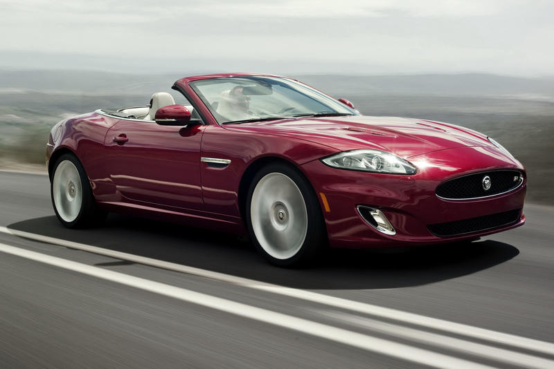 В Нью-Йорке Jaguar показал две обновленные модели / Jaguar