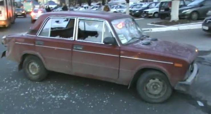 В Харькове после ДТП трое парней «добили» водителя и его Жигули