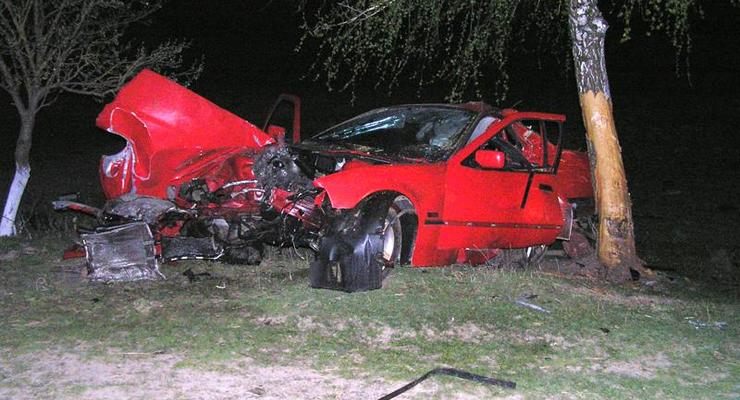 Пять парней разбились на BMW – погиб один из пассажиров