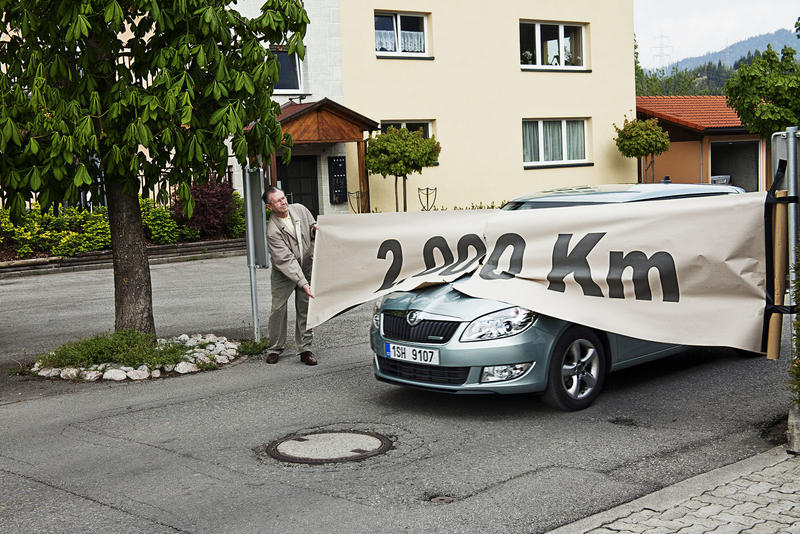 Водитель проехал из Австрии в Данию с расходом 2,2 л/100 км / Skoda