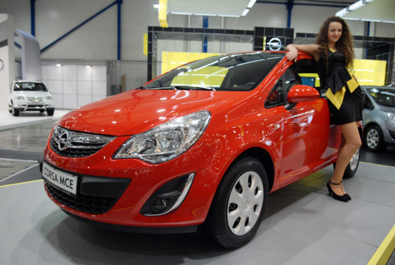 Opel привез в Украину новые универсал и хэтчбек / Таисия Стеценко