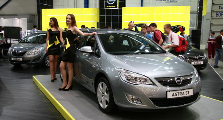 Opel привез в Украину новые универсал и хэтчбек