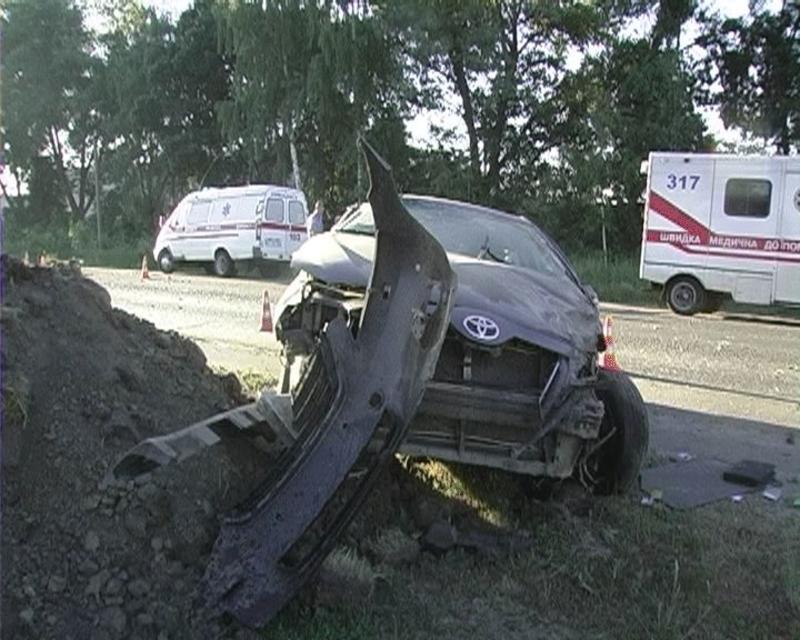 Под Киевом перевернулась Toyota – водитель вылетел и разбился / magnolia-tv.com