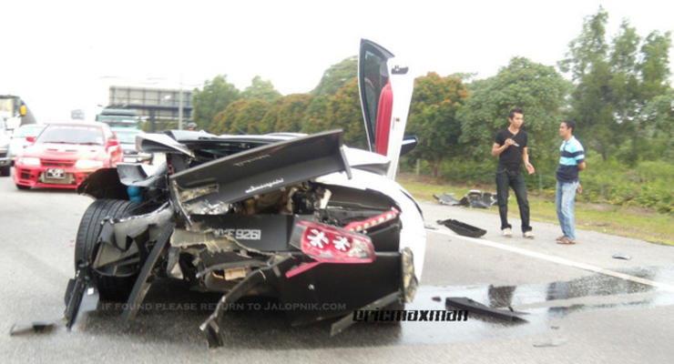 Уличная гонка Lamborghini и BMW закончилась аварией