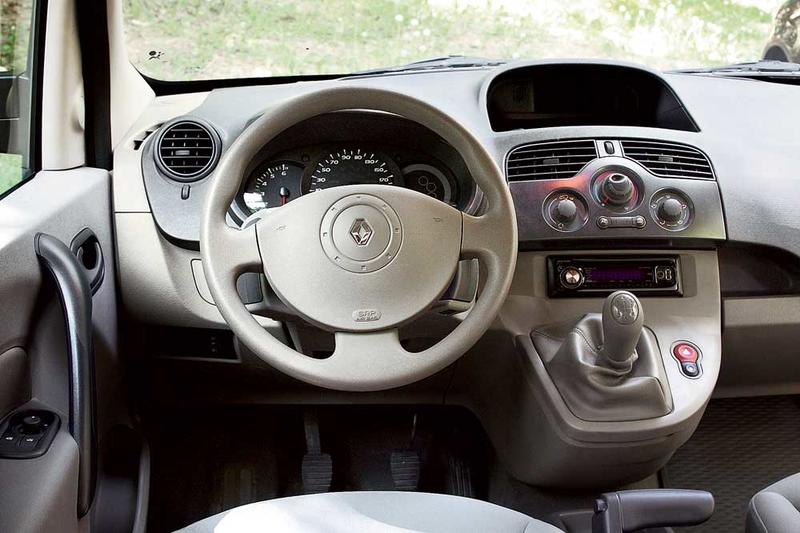 Renault Kangoo, VW Caddy: Стайер и спринтер / autocentre.ua