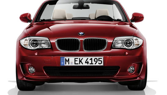 Женщина на BMW сломала чиновнику пальцы