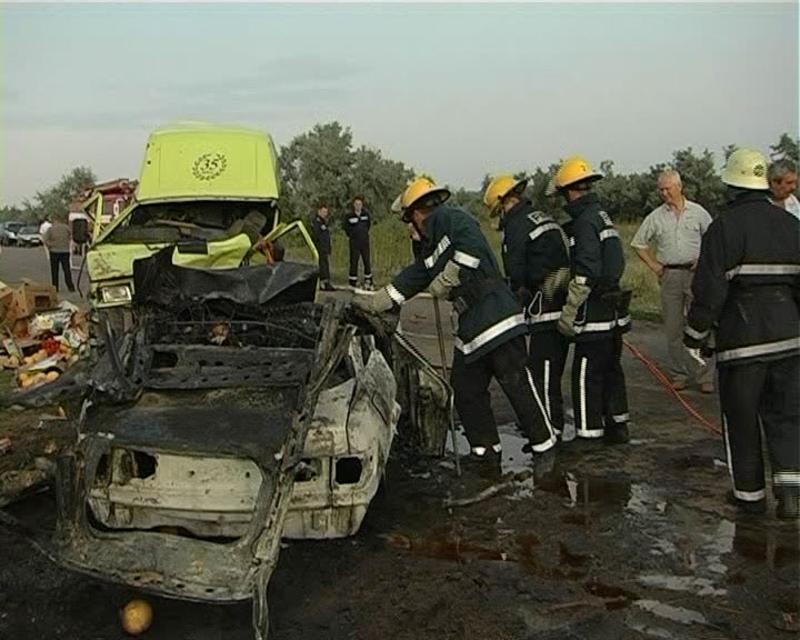 Водитель Audi разбился и сгорел вместе с женой и детьми / magnolia-tv.com
