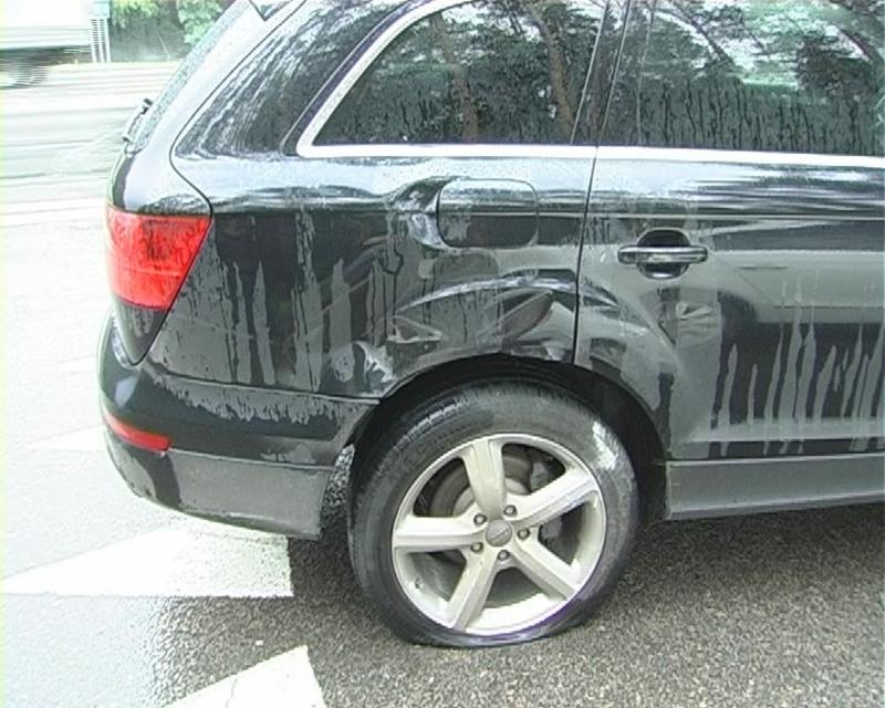 Под Киевом мопед врезался в Audi, водителя госпитализировали / magnolia-tv.com