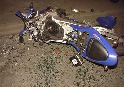 BMW от удара Тойоты подлетел в воздух и раздавил мотоцикл