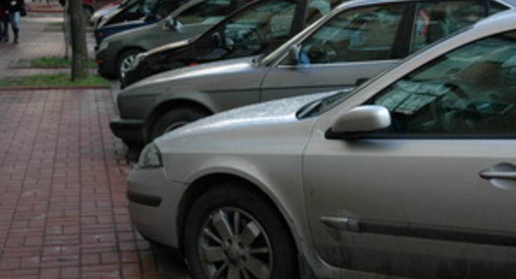 Киеврада предлагает запретить парковку на Крещатике
