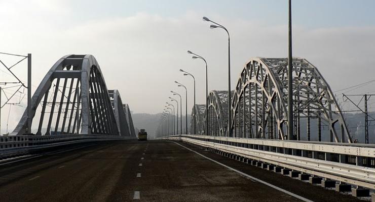 Дарницкий мост в Киеве закрыли на неделю