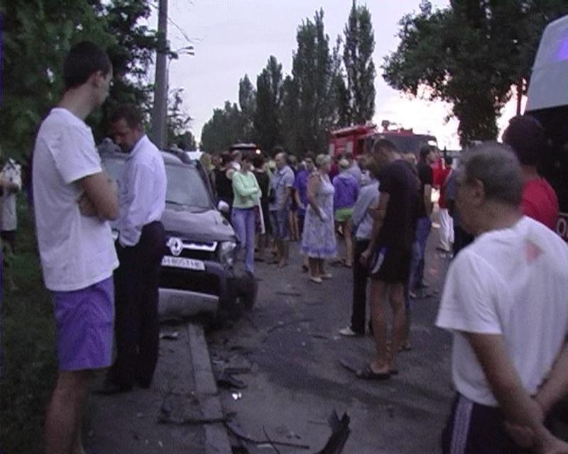 Киевлянка на Geely помяла четыре машины на Березняках / magnolia-tv.com