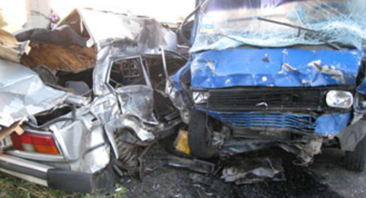 16-летний водитель протаранил Mercedes – четверо погибших