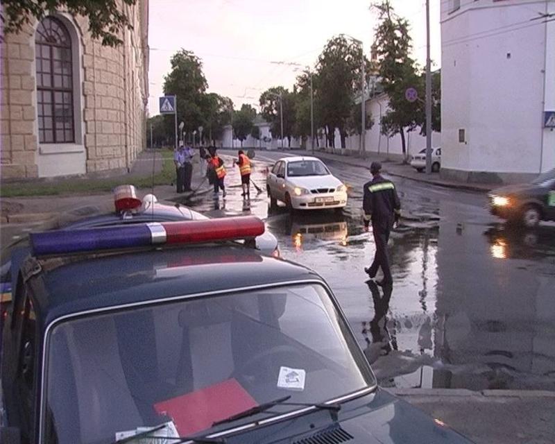 В Киеве Mercedes врезался в Daewoo и травмировал пассажирку / magnolia-tv.com