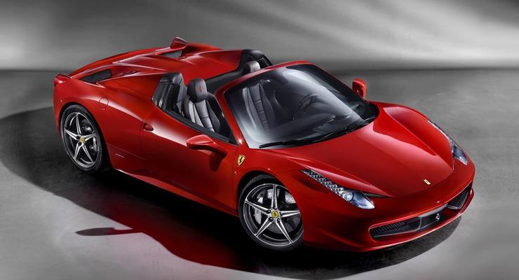 Новая Ferrari получила складную крышу из алюминия